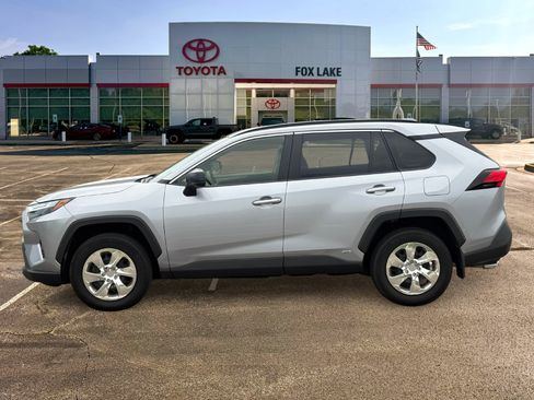 Used 2024 Toyota RAV4 LE AWD/4WD image 2