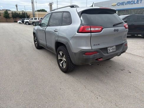 Used 2014 Jeep Cherokee Trailhawk w/ Comfort/Convenience Group AWD/4WD image 3