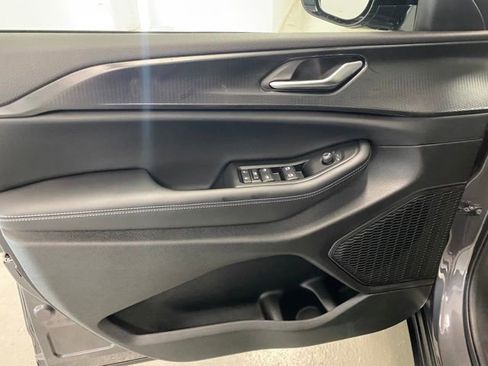 New 2025 Jeep Grand Cherokee L Altitude image 11