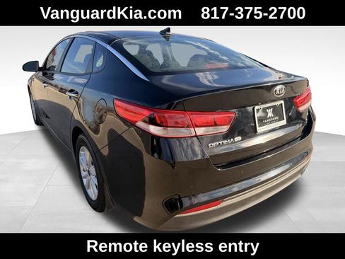 Used 2018 Kia Optima LX image 2