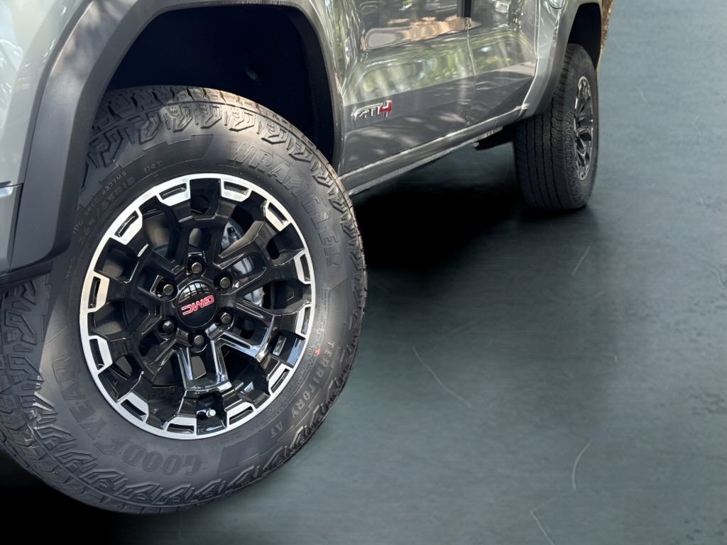 New 2026 GMC Canyon AT4 AWD/4WD image 2