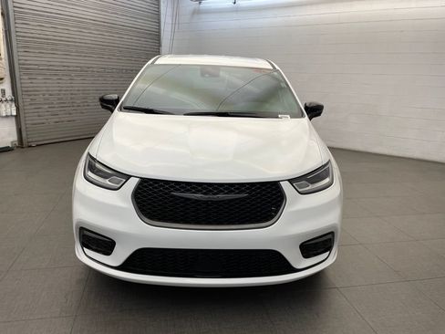 New 2026 Chrysler Pacifica Select FWD image 6