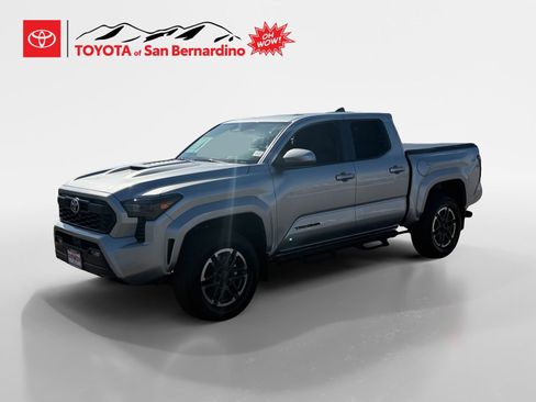 Used 2024 Toyota Tacoma TRD Sport w/ TRD Sport Upgrade Package image 1