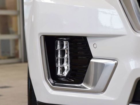 Used 2024 GMC Yukon XL Denali AWD/4WD image 14