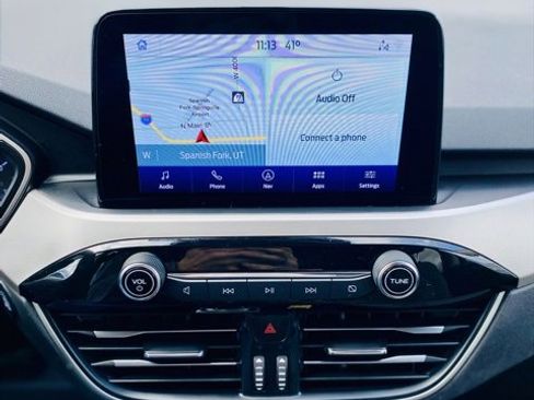 Used 2020 Ford Escape SE image 14