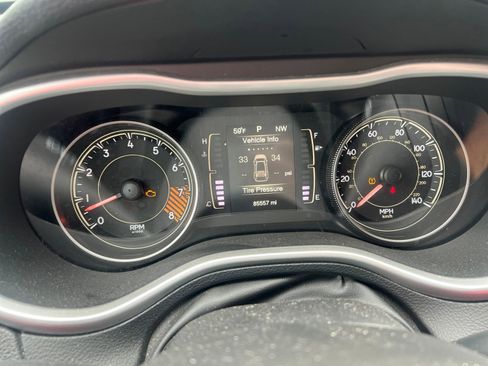 Used 2014 Jeep Cherokee Latitude w/ Comfort/Convenience Group AWD/4WD image 8