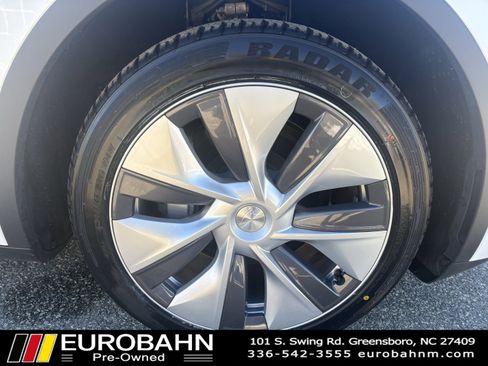 Used 2023 Tesla Model Y Long Range image 34