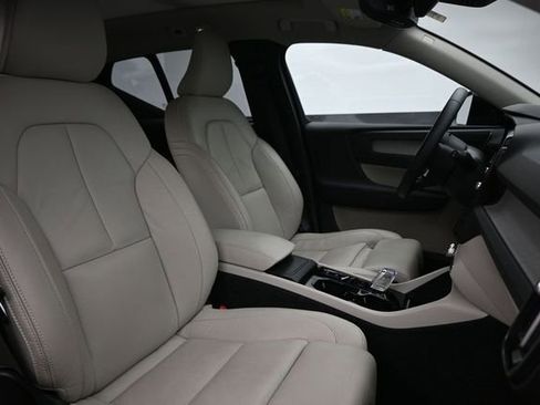Used 2023 Volvo XC40 B5 Plus w/ Driver Assist Package AWD/4WD image 35