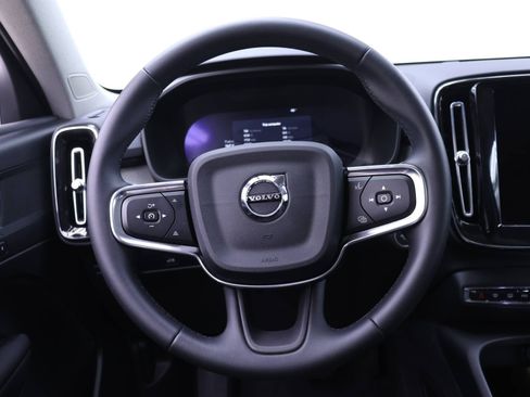 Certified 2026 Volvo XC40 B5 Plus w/ Protection Package Premier image 15