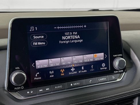 Used 2023 Nissan Rogue SV FWD image 21