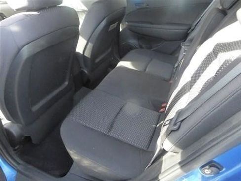 Used 2010 Hyundai Elantra GLS FWD image 16