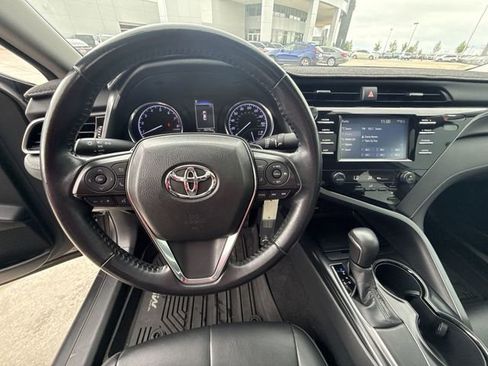 Used 2019 Toyota Camry SE FWD image 14