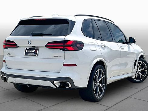 Used 2025 BMW X5 xDrive40i w/ M Sport Package AWD/4WD image 12