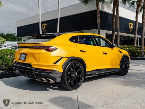 Used 2023 Lamborghini Urus Performante AWD/4WD image 6