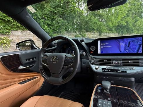 Certified 2024 Lexus LS 500 AWD image 32