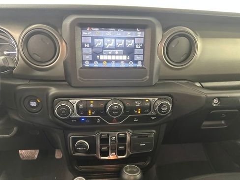 Used 2023 Jeep Wrangler Unlimited w/ Cold Weather Group image 21