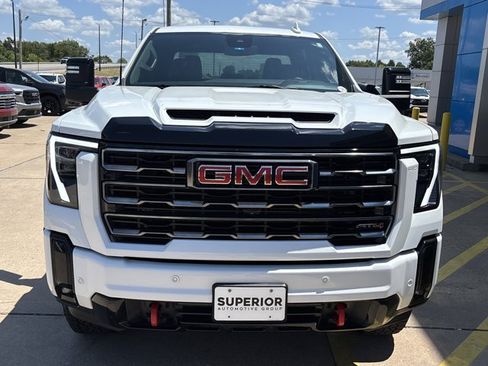 Used 2025 GMC Sierra 2500 AT4 AWD/4WD image 10