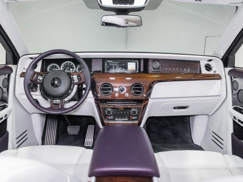 Used 2018 Rolls-Royce Phantom Sedan RWD image 29