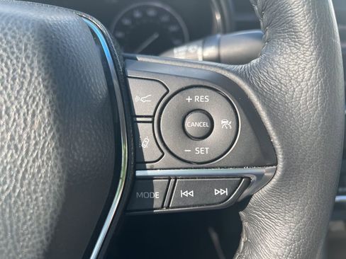 Used 2022 Toyota Avalon XLE w/ Moonroof Package image 7