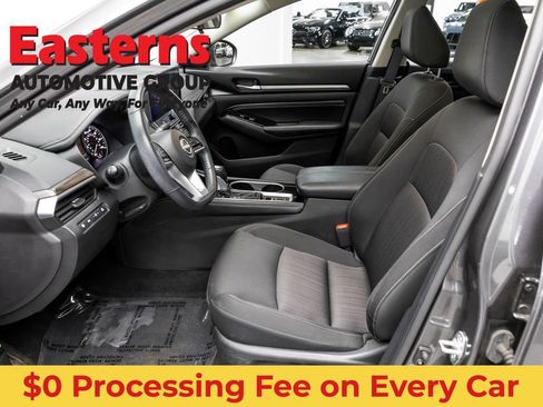 Used 2023 Nissan Altima 2.5 SV w/ SV Premium Package FWD image 14