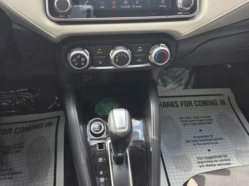 Used 2021 Nissan Versa SV image 9