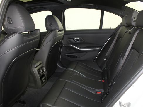 Used 2025 BMW 330i xDrive Sedan w/ Convenience Package image 27