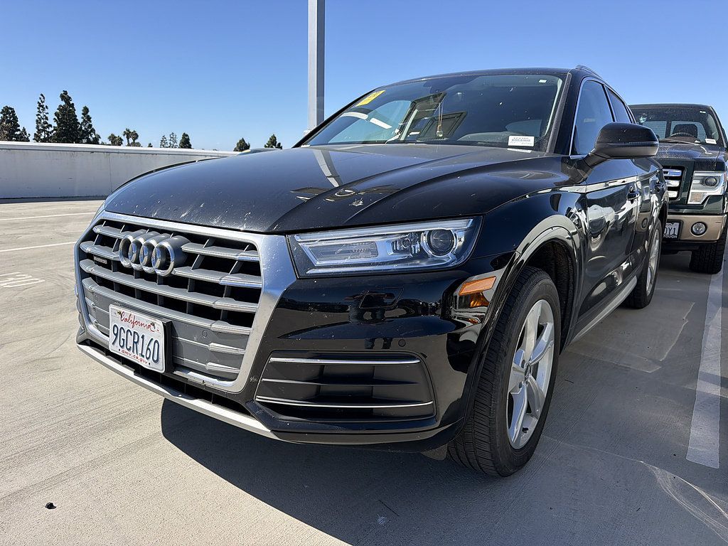 Used 2020 Audi Q5 2.0T Premium w/ Convenience Package AWD/4WD image 2
