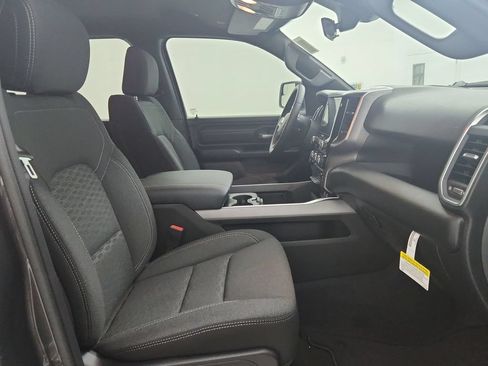 New 2026 RAM 1500 Express AWD/4WD image 30