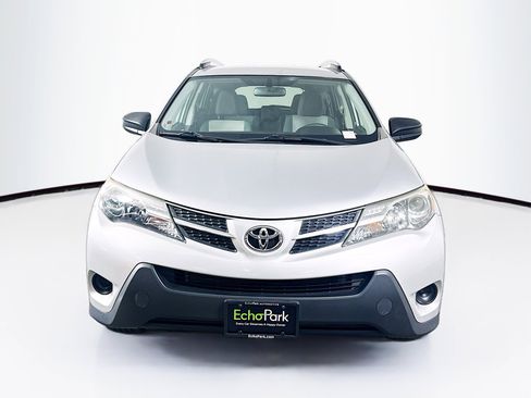 Used 2015 Toyota RAV4 LE FWD image 2