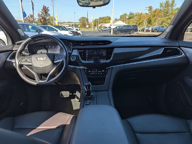 Used 2024 Cadillac XT6 Sport w/ Technology Package AWD/4WD image 11