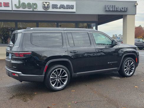 Used 2022 Jeep Wagoneer Series III w/ Premium Group I image 37