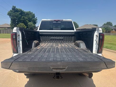 Used 2024 GMC Sierra 2500 AT4X AWD/4WD image 5