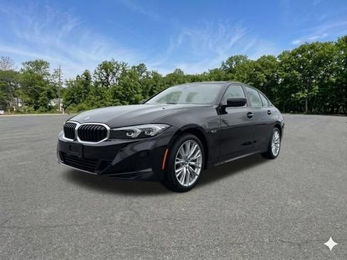 Used 2023 BMW 330e xDrive w/ Driving Assistance Package AWD/4WD image 4