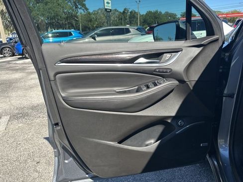 Certified 2021 Buick Enclave Avenir w/ Avenir Technology Package image 12