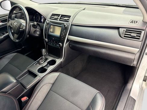 Used 2016 Toyota Camry SE FWD image 15