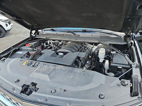 Used 2018 Chevrolet Tahoe LT w/ LT Signature Package image 28