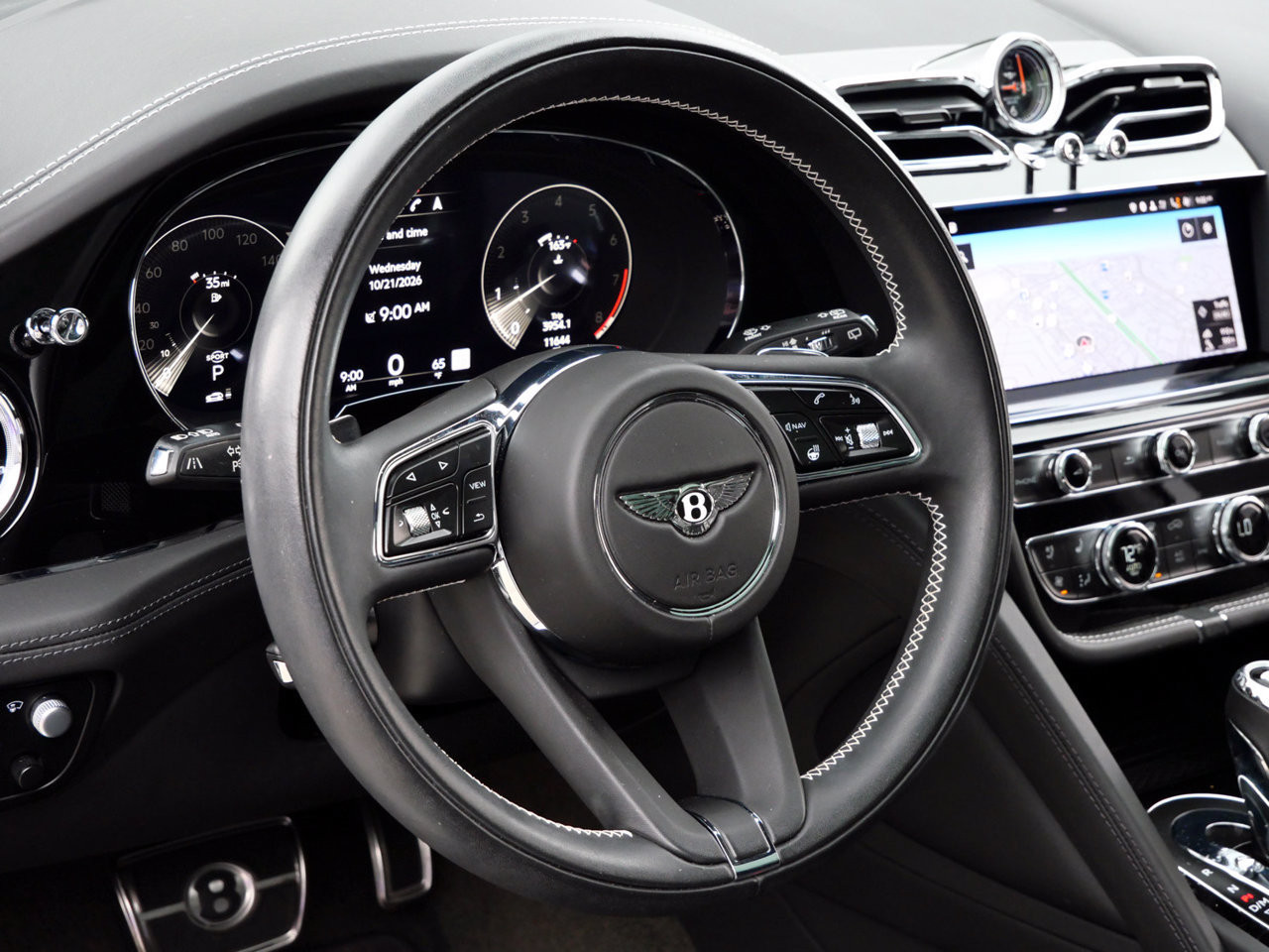 Used 2023 Bentley Bentayga AWD/4WD image 12