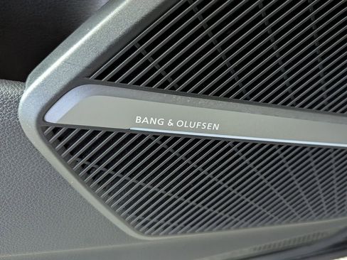 Used 2018 Audi Q5 Prestige w/ Prestige Package image 14