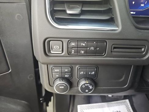 Used 2023 Chevrolet Tahoe LT w/ Luxury Package image 12