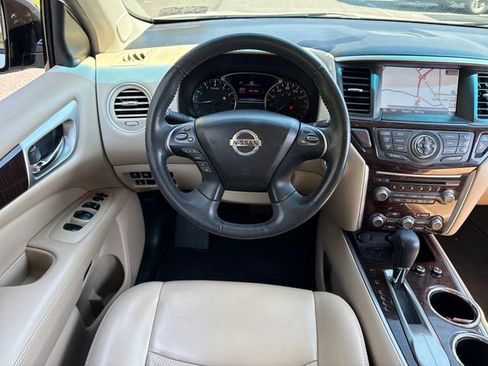 Used 2016 Nissan Pathfinder Platinum w/ Family Entertainment Package FWD image 20