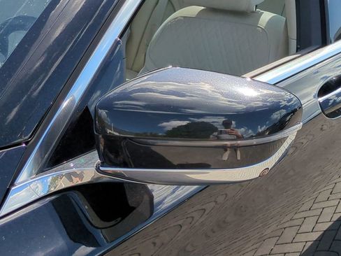 Used 2020 BMW 740i w/ Premium Package image 12