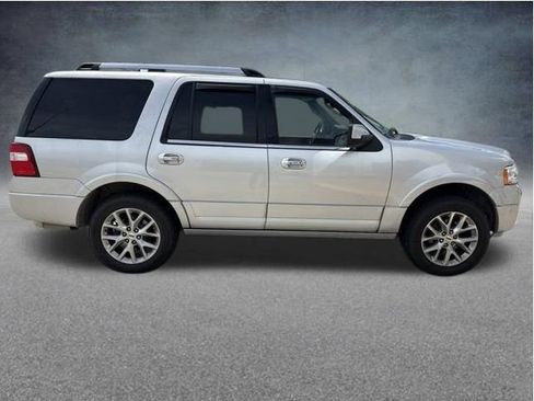 Used 2016 Ford Expedition Limited w/ Equipment Group 301A RWD image 9