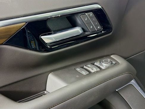 New 2026 Chevrolet Suburban High Country image 20