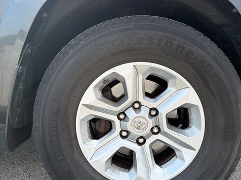Used 2018 Toyota 4Runner SR5 RWD image 10