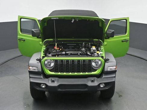 Used 2025 Jeep Wrangler Sport AWD/4WD image 59