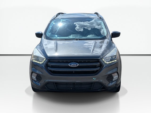 Used 2018 Ford Escape SE w/ SE Sport Appearance Package FWD image 2