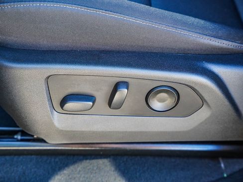 Used 2024 Chevrolet Colorado Trail Boss w/ Technology Package image 21