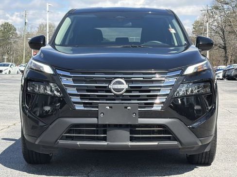 Certified 2025 Nissan Rogue SV image 3