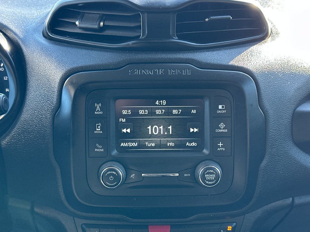 Used 2017 Jeep Renegade Altitude AWD/4WD image 29