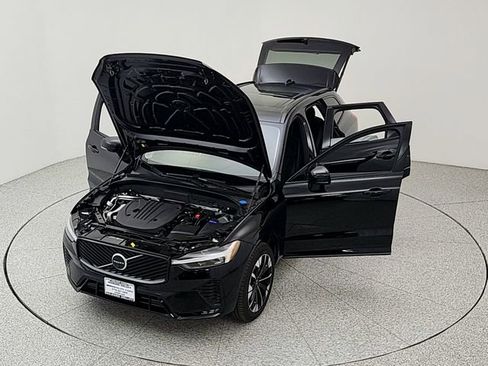 New 2026 Volvo XC60 B5 Plus w/ Protection Package Premier AWD/4WD image 37